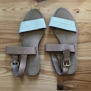 GAP sandals | size 8